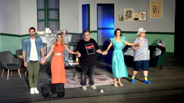 Πρεμιέρα για την παράσταση "Οι γείτονες από πάνω"