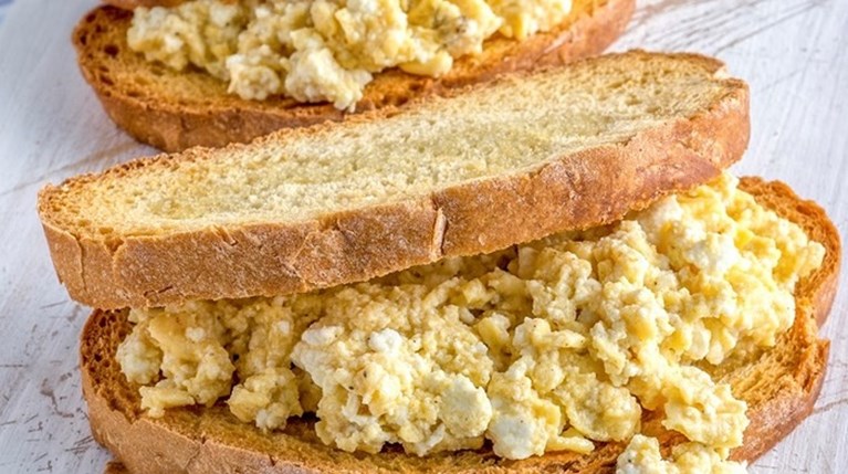 Σάντουιτς με Scrambled Eggs