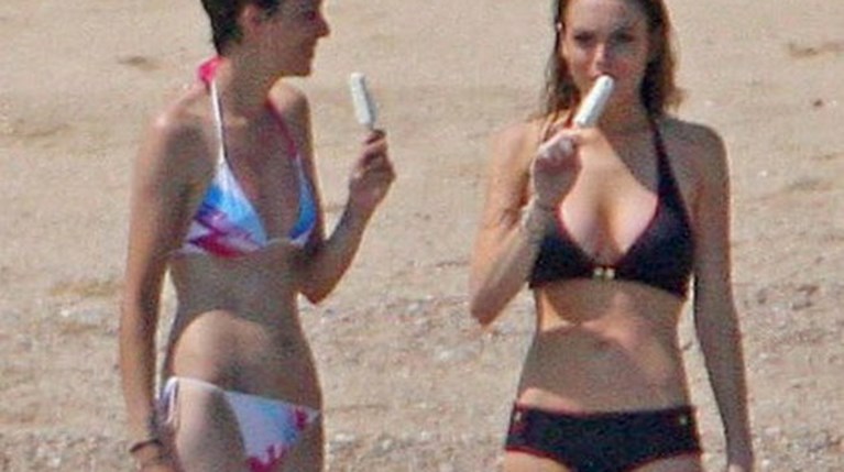 beach-lesbo1