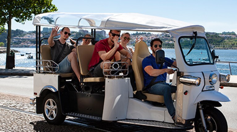 Tuk-Tuk: ‘Άρωμα’ Ταϊλάνδης σε Αθήνα, Τήνο, Μύκονο και Σαντορίνη (1)