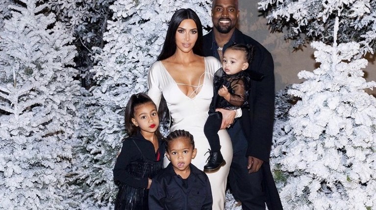 Kim Kardashian & Kanye West με τα παιδιά τους Rnew