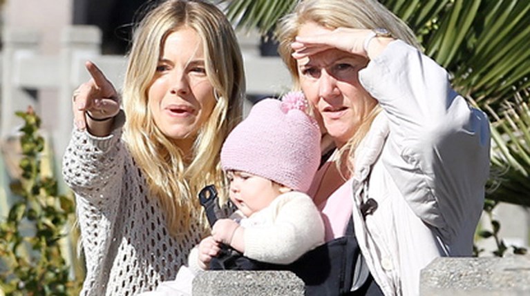 Σιένα Μίλερ μαζί με την μητέρα της και την κόρη της