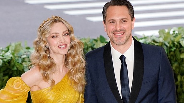 Amanda Seyfried & Thomas Sadoski - Splash News