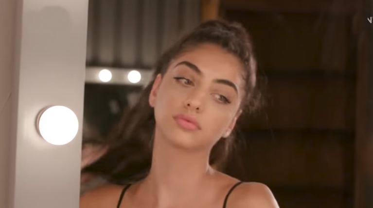 Ειρήνη Γκαζαριάν r