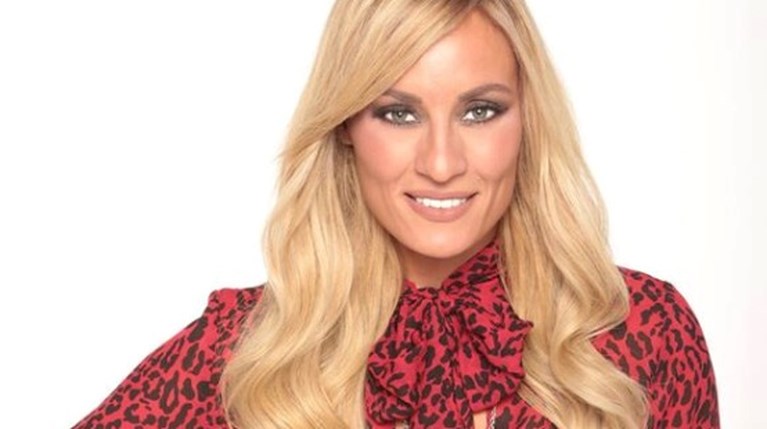 Ελεονώρα Μελέτη R