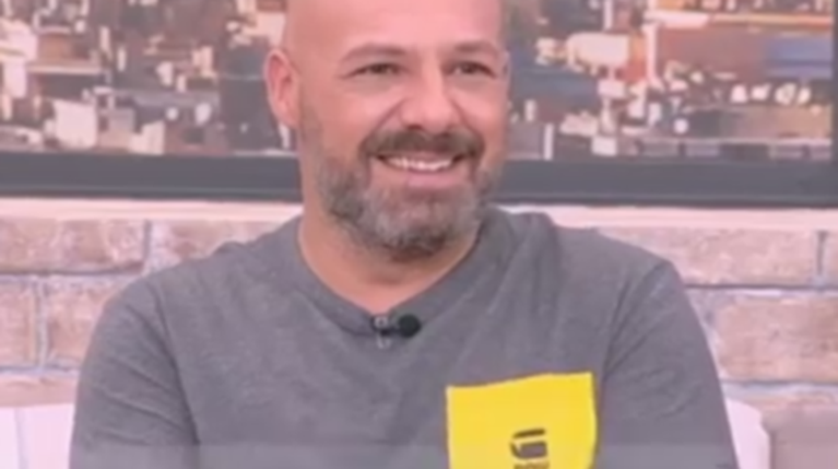 Ο Νίκος Μουτσινάς Στο Happy Day