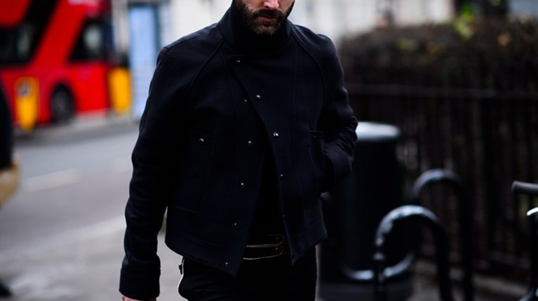 Πώς θα κάνεις σωστά το total black outfit