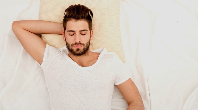 Γιατί κάθε βράδυ πρέπει να κοιμάσαι πάνω-κάτω την ίδια ώρα