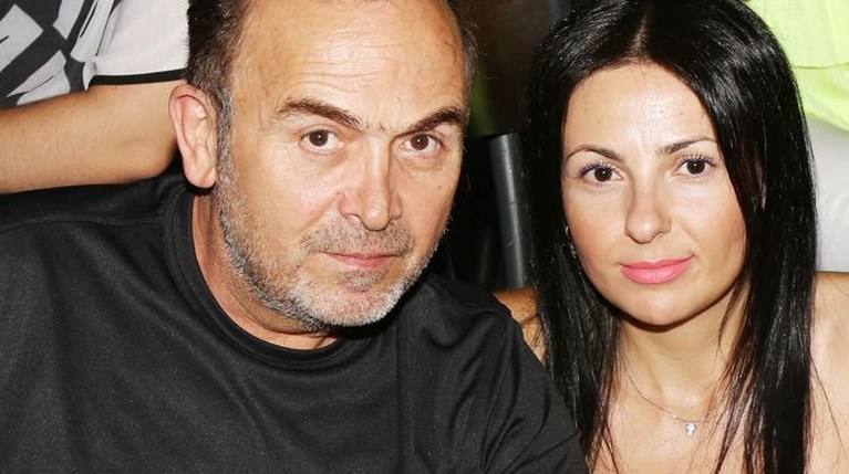 Ο Σταμάτης Γονίδης με την σύζυγό του