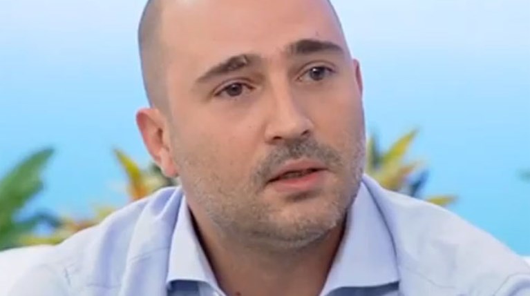 Ο Κωνσταντίνος Στη φωλιά των Κούκου
