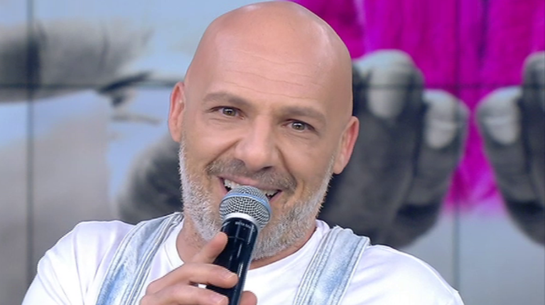 Νίκος Μουτσινάς 