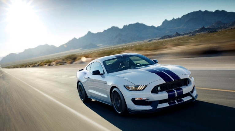 Ford Mustang Shelby GT350 (1)