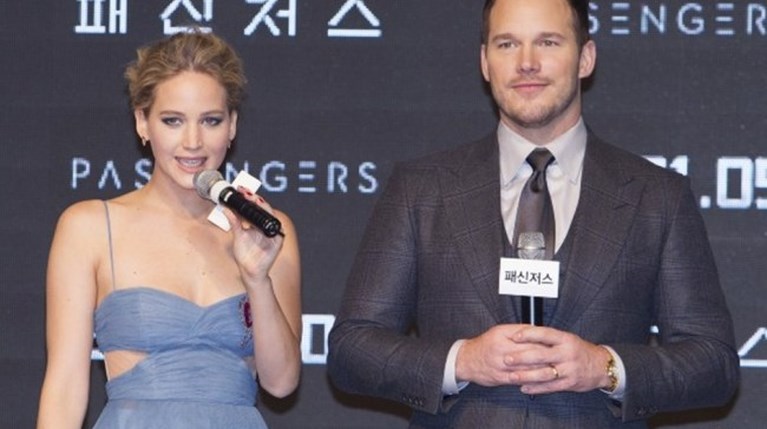 Η Jennifer Lawrence και ο Chris Pratt διακόπτουν συνέντευξη μετά από ερώτηση για το σεξ