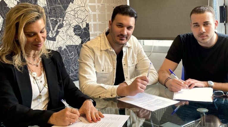 Βασίλης Οικονόμου