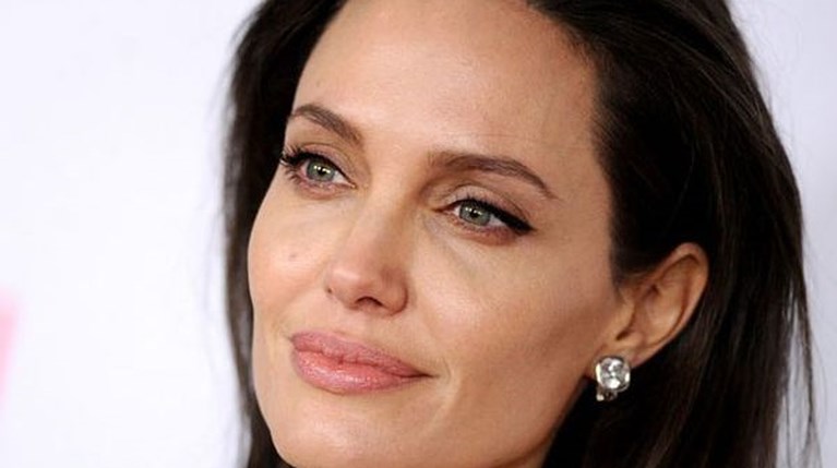 Angelina Jolie 