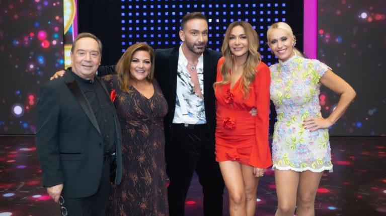 J2US Νίκος Κοκλώνης Δέσποινα Βανδή Μαρία Μπακοδήμου Βίκυ Σταυροπούλου Σταμάτης Φασουλής