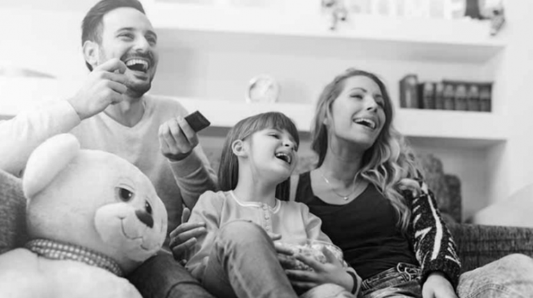 5 tips για να απολαμβάνετε περισσότερο τις οικογενειακές βραδιές