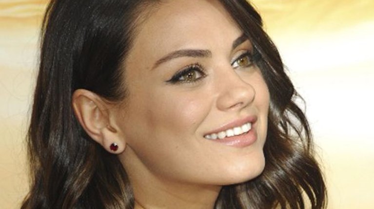 Mila Kunis r
