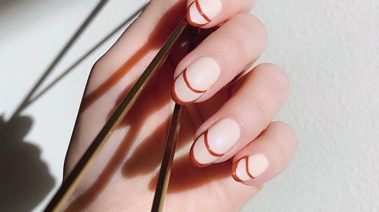 Τα nail designs που θα ορίσουν το ερχόμενο φθινόπωρο