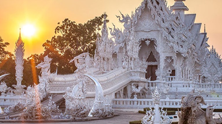 O ολόλευκος ναός της Ταϊλάνδης