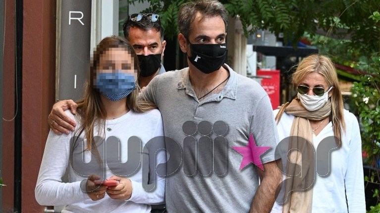 Κυριάκος Μητσοτάκης Δανάη Μητσοτάκη Μαρέβα Μητσοτάκη (2)