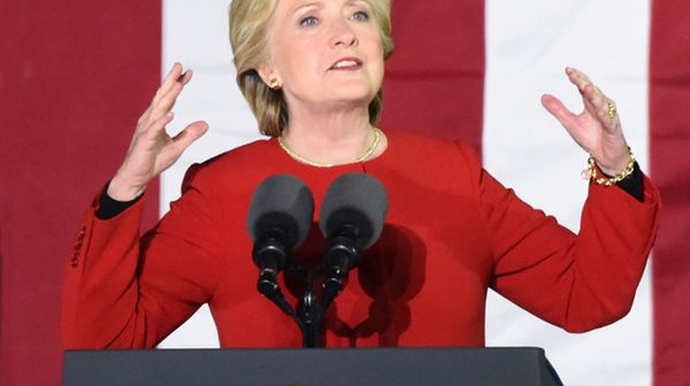 Hillary Clinton r