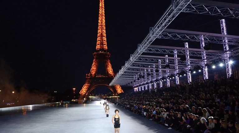 10 φορές που fashion shows πραγματοποιήθηκαν σε πολιτιστικά μνημεία