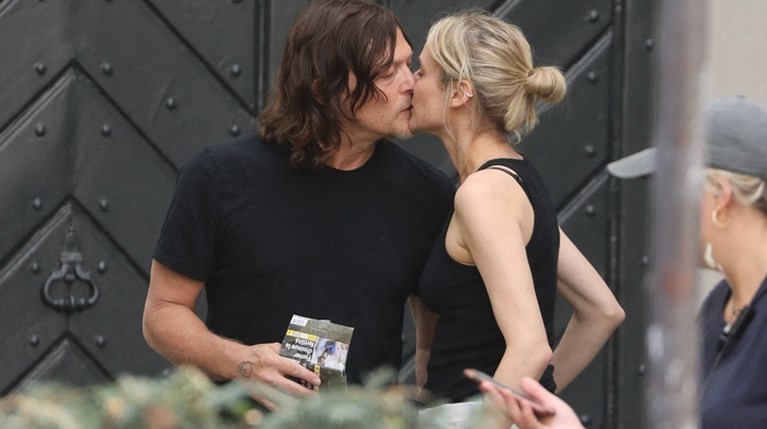 Η Diane Kruger και ο Norman Reedus εντοπίσθηκαν σε μια αρκετά τρυφερη στιγμή στα backstage της ταινίας 355 στο Παρίσι