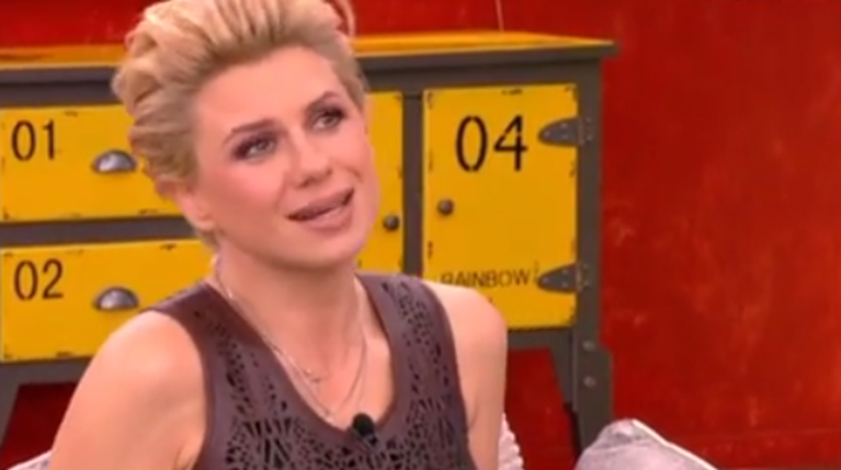 Κατερίνα Καραβάτου - Μες Στην Καλή Χαρά R