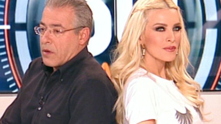 O Νίκος Μάνεσης Στην Κατερίνα Καινούργιου