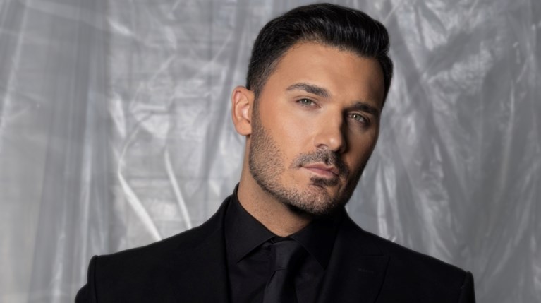 Βασίλης Οικονόμου