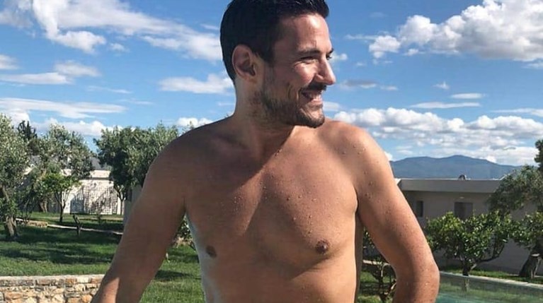 Κώστας Τσουρός με μαγιό