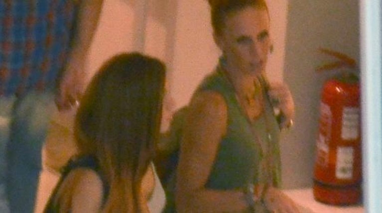Η Εβελίνα Παπούλια με την 16χρονη κόρη της, Αφροδίτη (1)