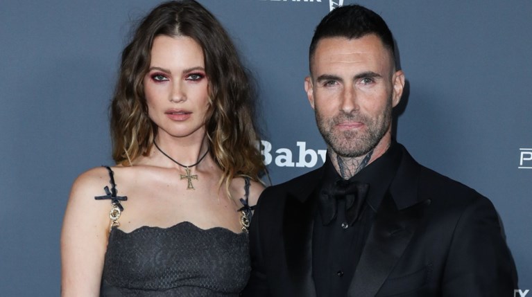 Behati Prinsloo, Adam Levine