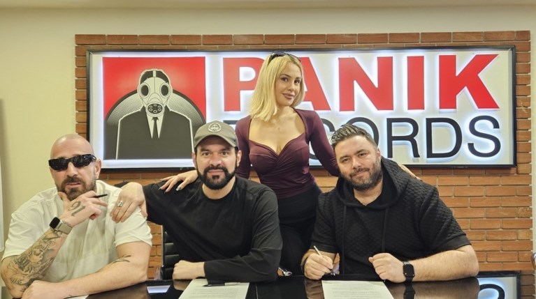 Kings και Panik Records