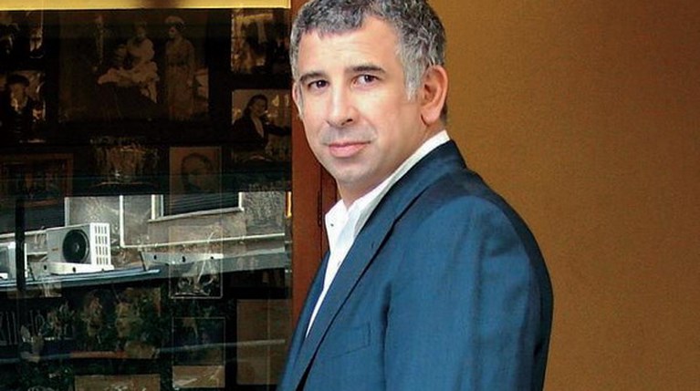 Πέτροσ Φιλιππίδησ Ηλικία / Vcmiw0cao8k42m : Χρειάζεσαι μόνο το το κατάλληλο σετ home cinema.