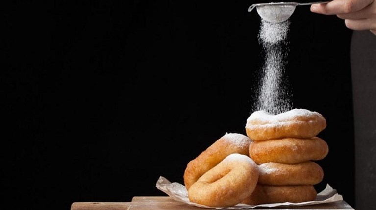 Υγιεινά donuts με μπανάνα χωρίς ζάχαρη