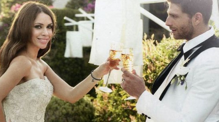 Έλλη Γελεβεσάκη & Γιώργος Μανίκας στον γάμο τους