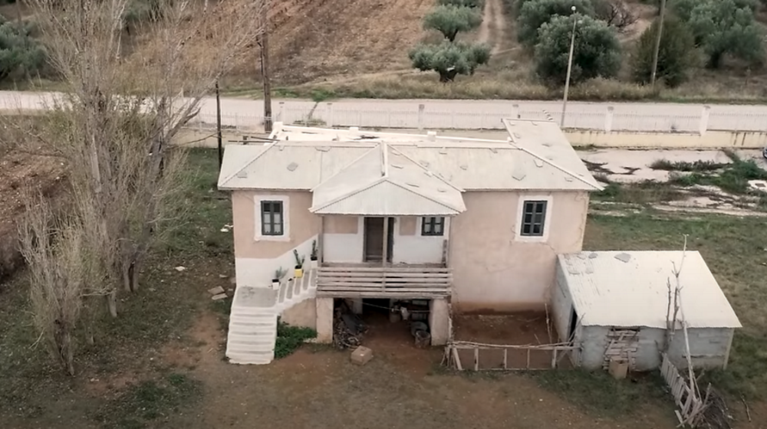 Άγριες Μέλισσες σπίτι Σταμίρη