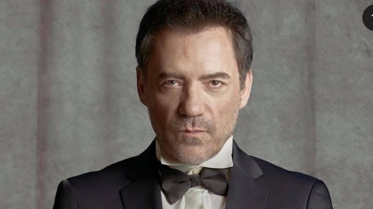 ΘΑΝΟΣ ΚΑΛΛΙΡΗΣ