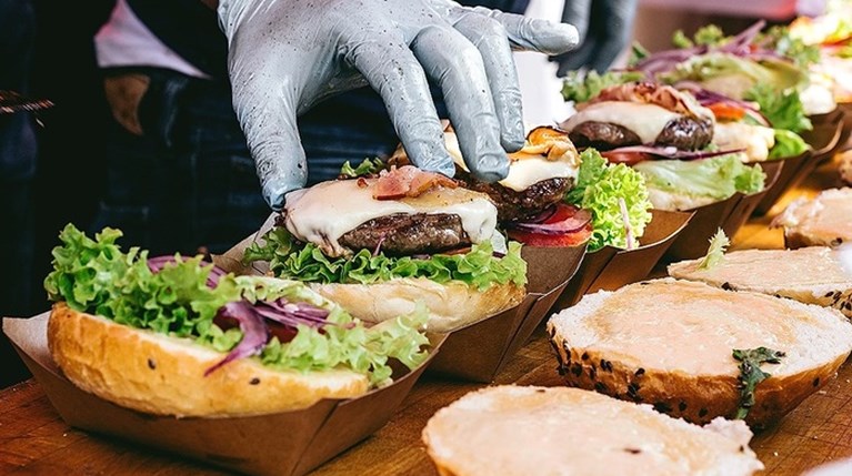 Αυτά τα 3 burgers μάλλον δεν τα έχεις δοκιμάσει ποτέ