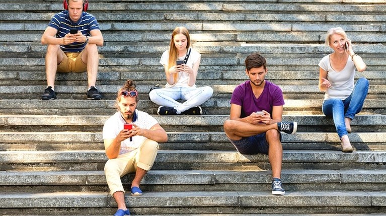 Mε αυτούς τους 5 τρόπους το internet σε κάνει ηλίθιο