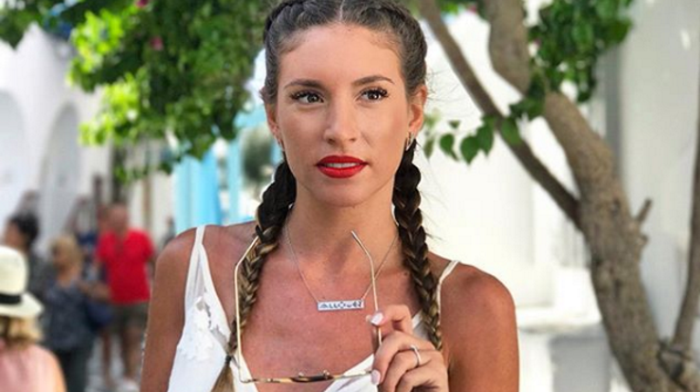 Αθηνά Οικονομάκου