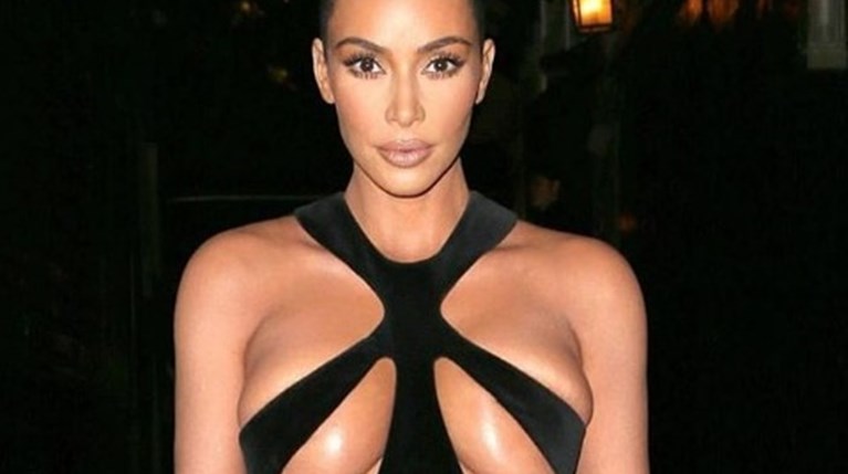 Kim Kardashian R