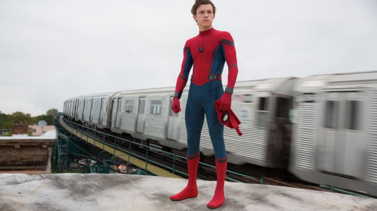 Σε αυτό το trailer ο Tom Hollland είναι ιπτάμενος και Spider-man