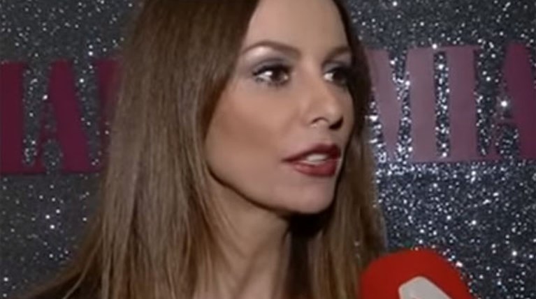 Μπέττυ Μαγγίρα on camera