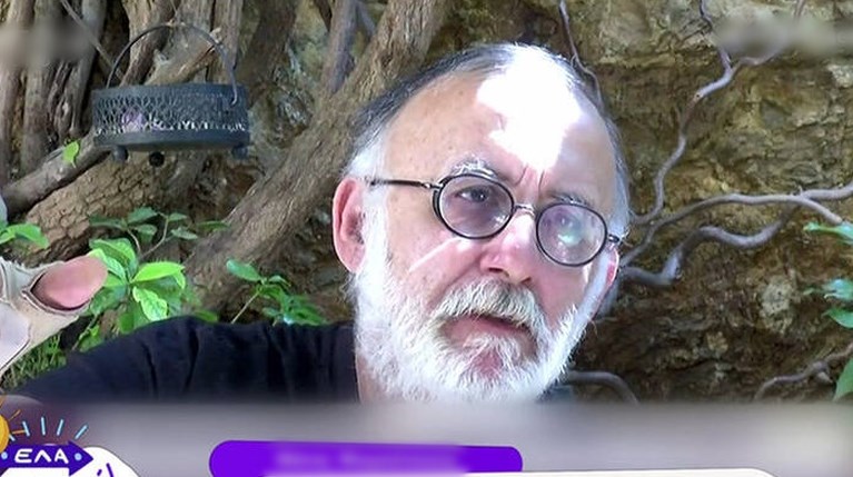 Θάνος Μικρούτσικος