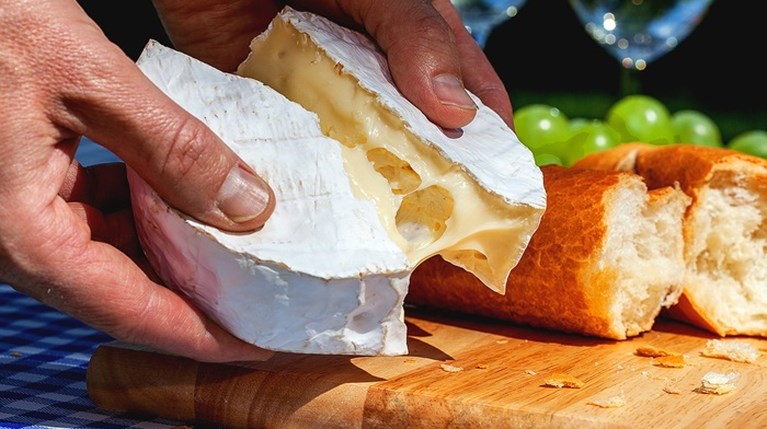 Συμφορά για τους foodies, ο κόσμος ξεμένει από camembert