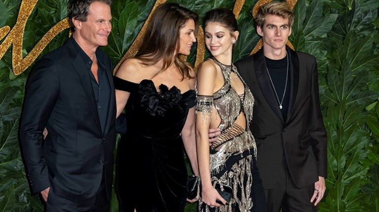 Στα British Fashion Awards έδωσαν το παρών ο Rande Gerber με την Cindy Crawford και τα δύο παιδιά τους, Kaia Gerber και Presley Gerber