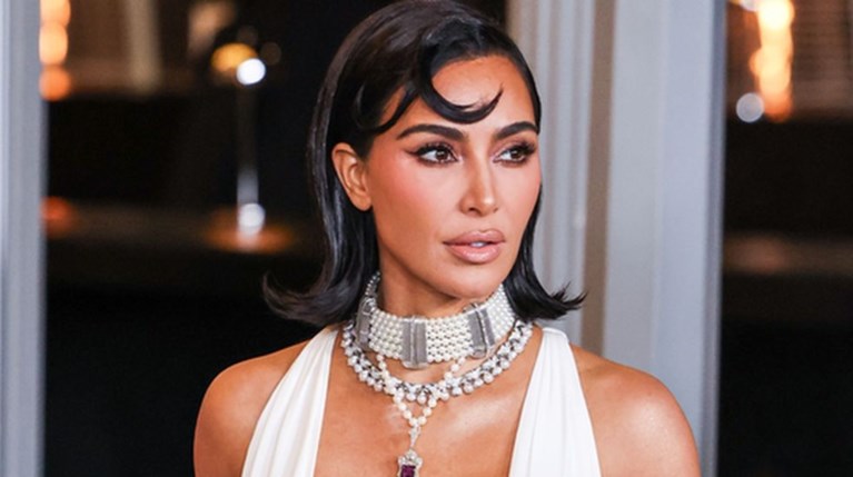 Kim Kardashian R